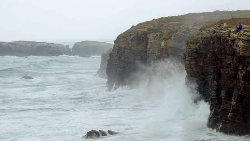 Rachas muy fuertes de viento en Menorca, noreste de Cataluña y Canarias - ver ahora