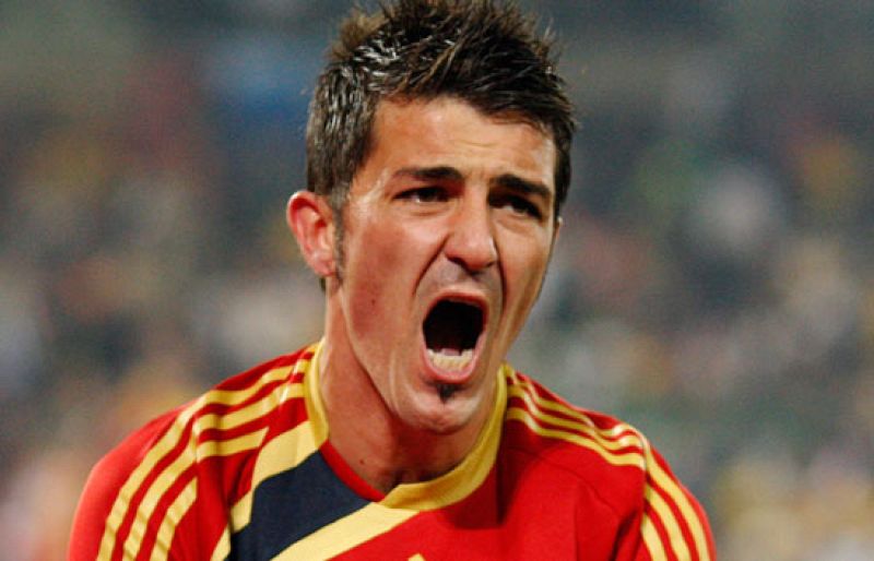 Manuel Llorente, presidente del Valencia, se ha reunido con David Villa para hablar de su futuro.