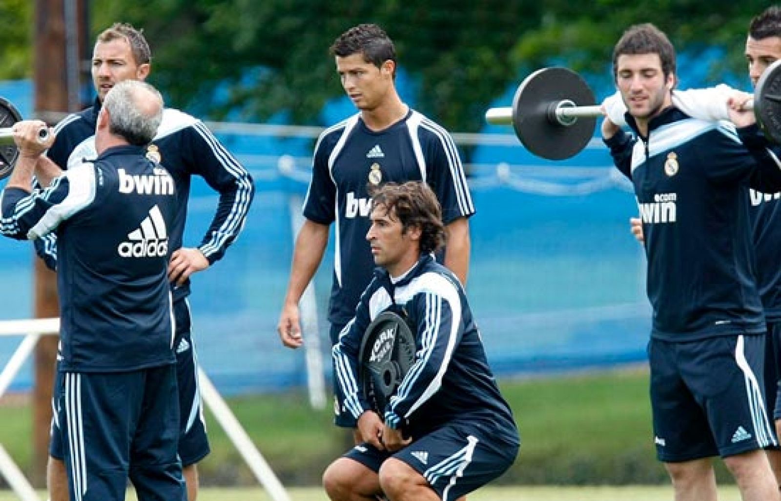 Raúl asume luchar por un puesto de titular | Ver