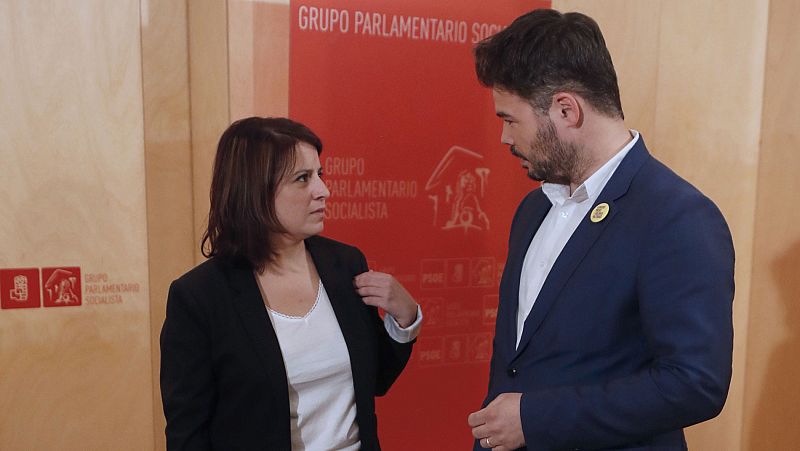 Lastra y Rufián se reúnen en el Congreso para negociar con ERC su posición para la investidura de Sánchez