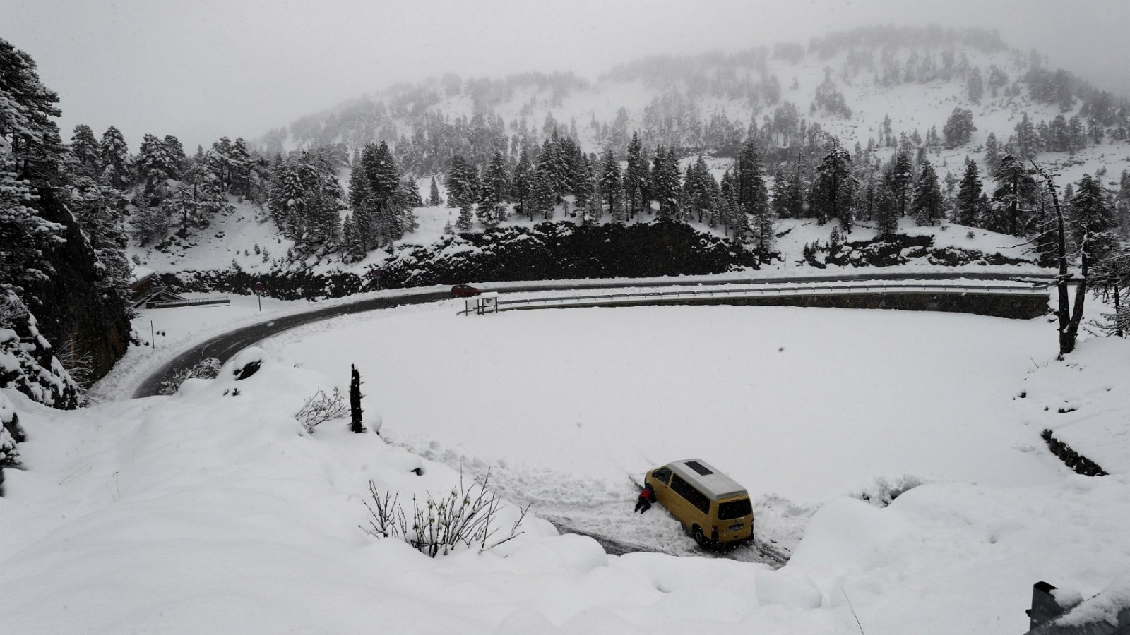 El temporal de nieve complica la circulación en el norte y centro peninsular