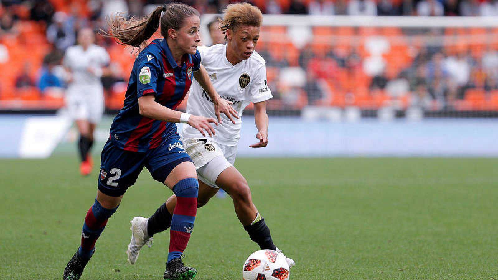 El fútbol femenino, en huelga