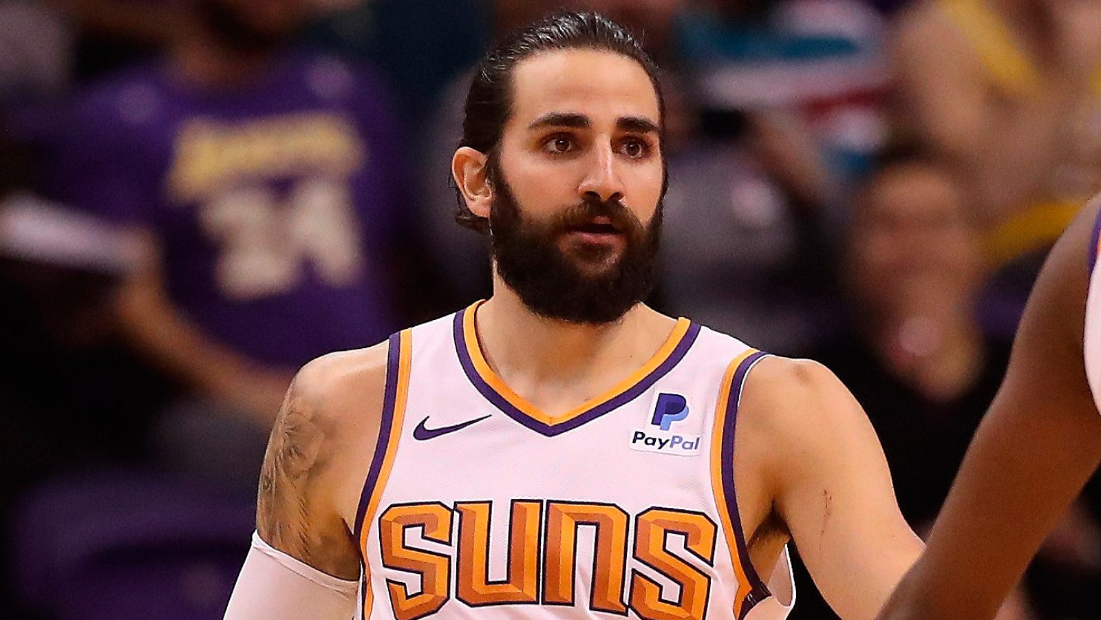 Los jugadores de baloncesto Ricky Rubio y Víctor Claver han unidos sus fuerzas a través de la fundación del primero para luchar en la investigación de la cura del cáncer de pulmón.