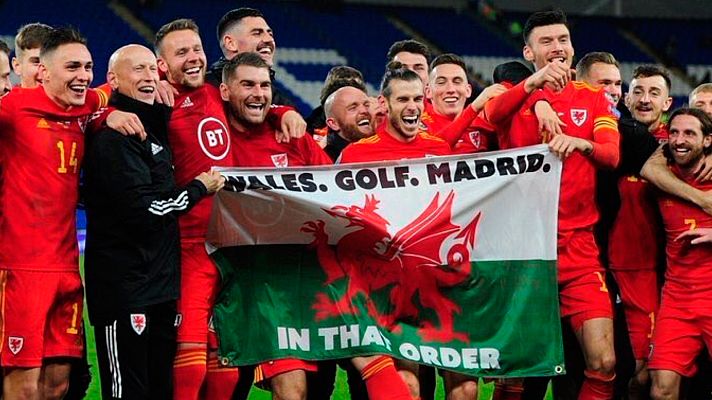 Telediario 1 - Bale resta importancia a la bandera de "Gales, golf, Madrid"