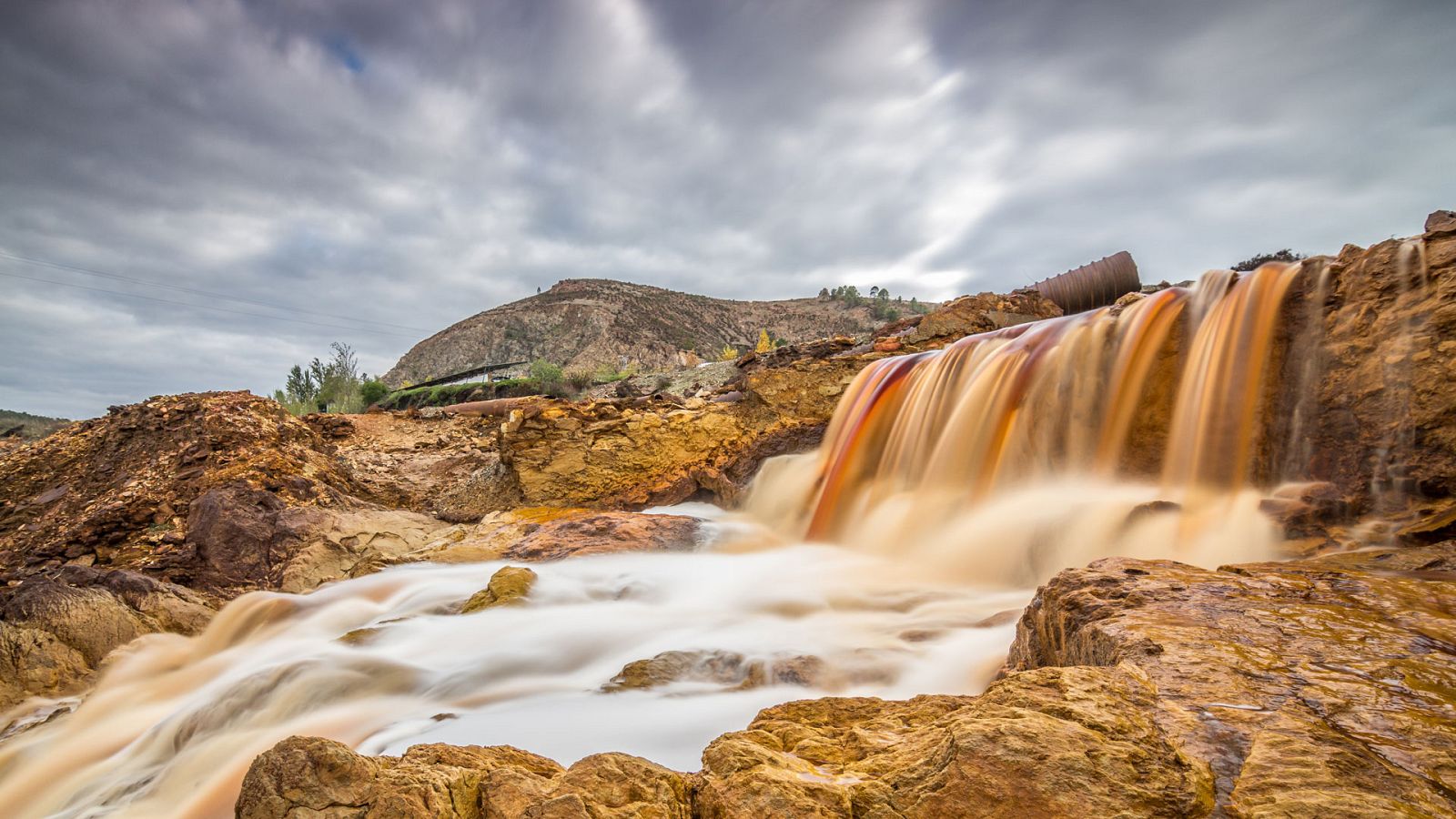 Una decena de provincias están en riesgo por precipitaciones y fuerte oleaje - ver ahora
