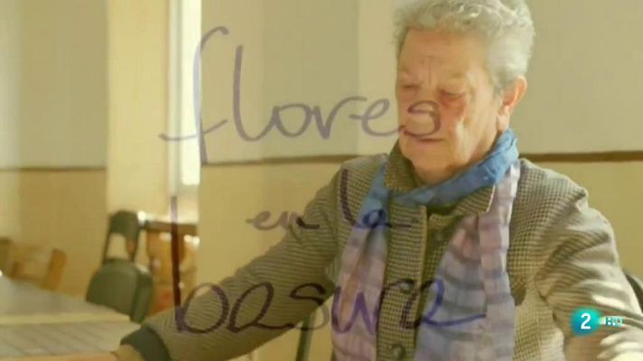 La 2 Noticias - "Las flores en la basura": sobre la crisis de 2008