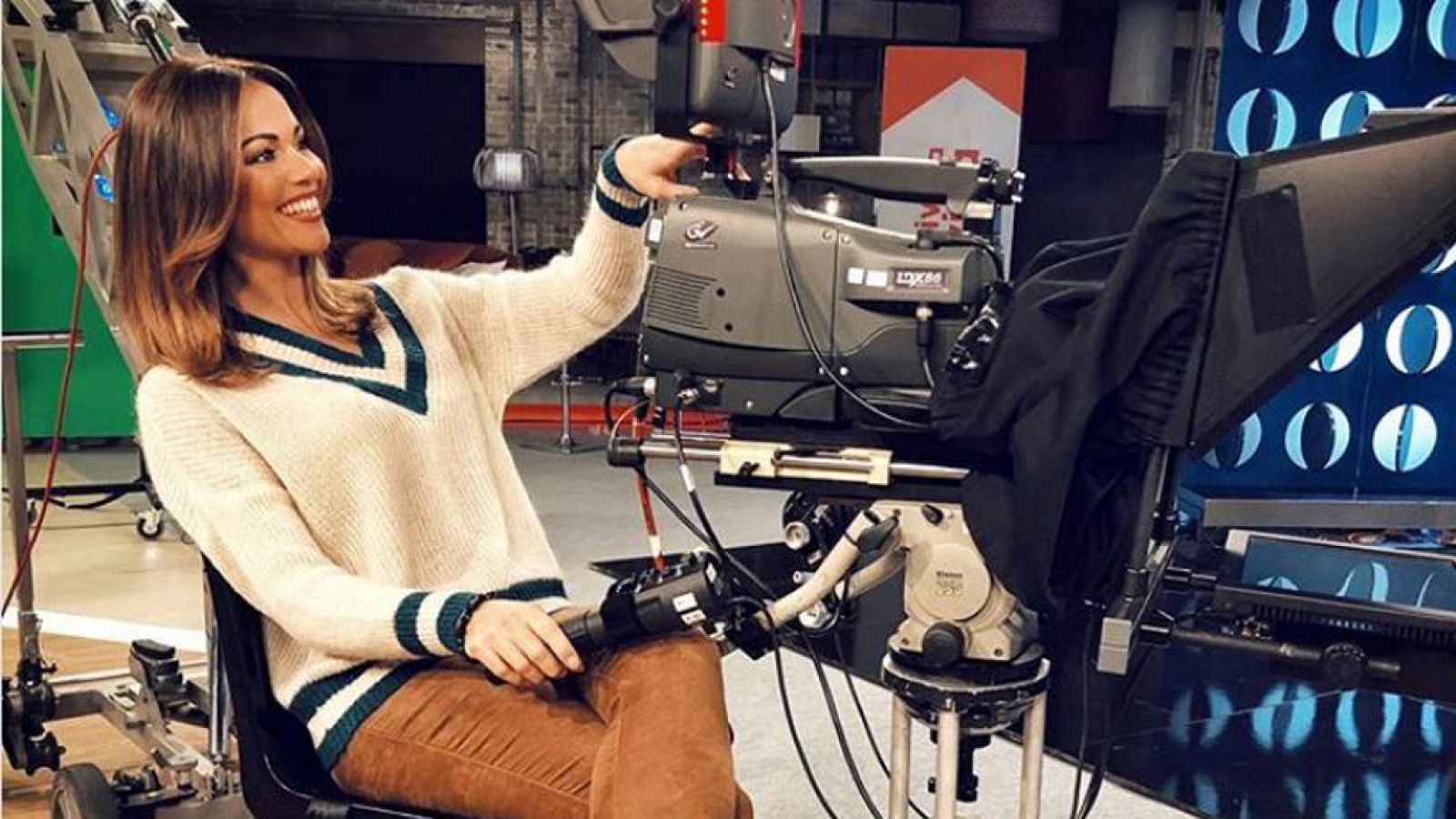 Corazón - Lara Álvarez comparte una foto con Herry, el perro de Andrés Velencoso