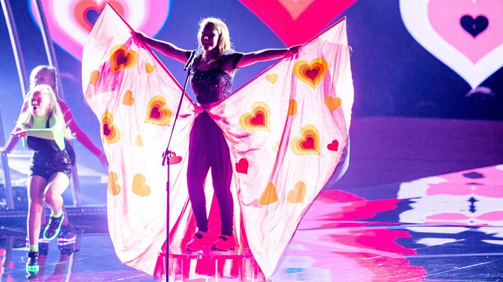 Eurovisión Junior - Erin Mai de Gales canta "Calon yn Curo"