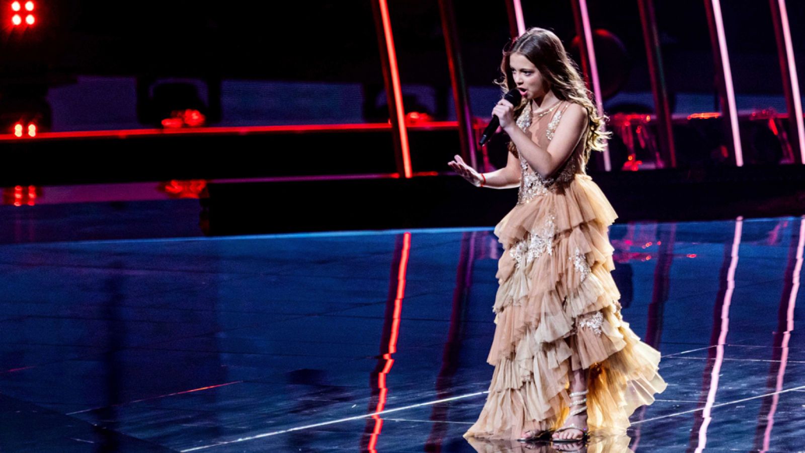 Eurovisión Junior 2019 - Darija Vracevic de Serbia canta "Podigni Glas"