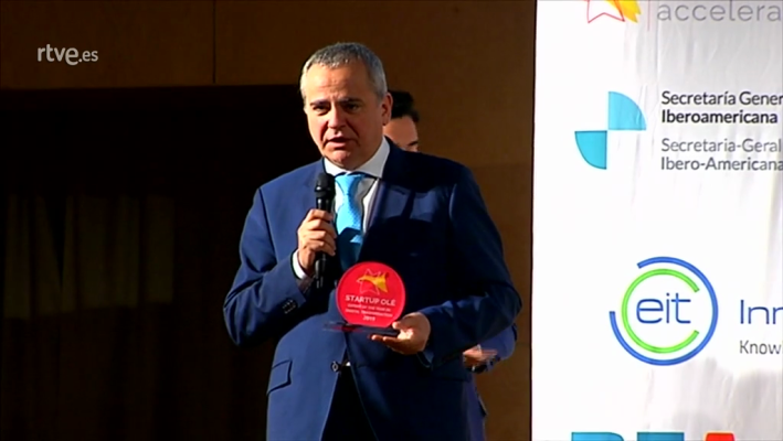  - Impulsa Visión RTVE y Juanma Romero reciben el Premio a la Mejor Aceleradora en Startup Olé 2019