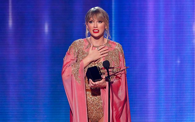 D Corazón - ¡Taylor Swift se corona en los American Music Awards!