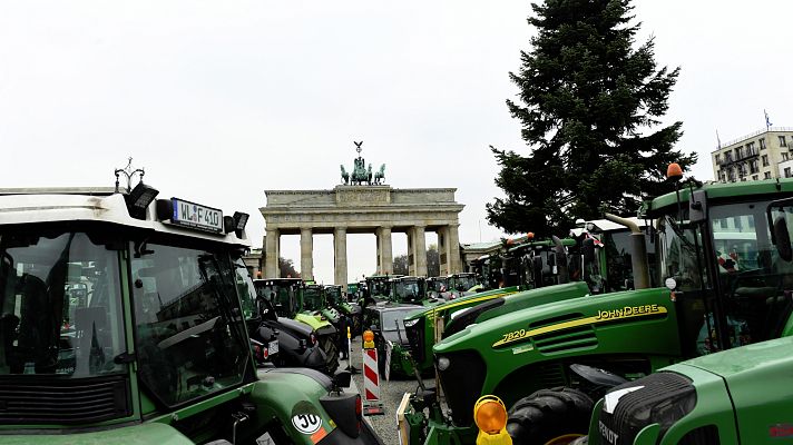 Telediario 1 - Tractorada en Berlín contra la política agrícola del Gobierno alemán