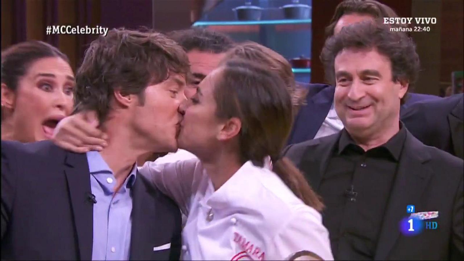 Masterchef Celebrity 4 - El beso de Tamara Falcó a Jordi Cruz - rtve.es - MasterChef Celebrity | Ver