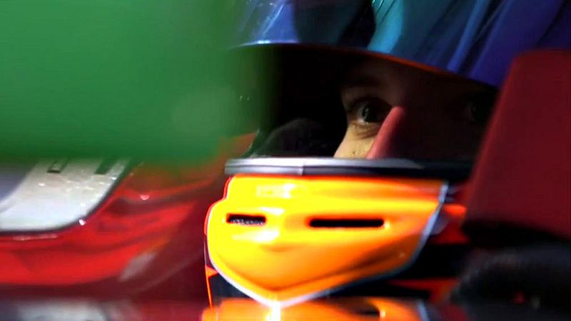 Belén García, piloto de coches y saltadora de pértiga