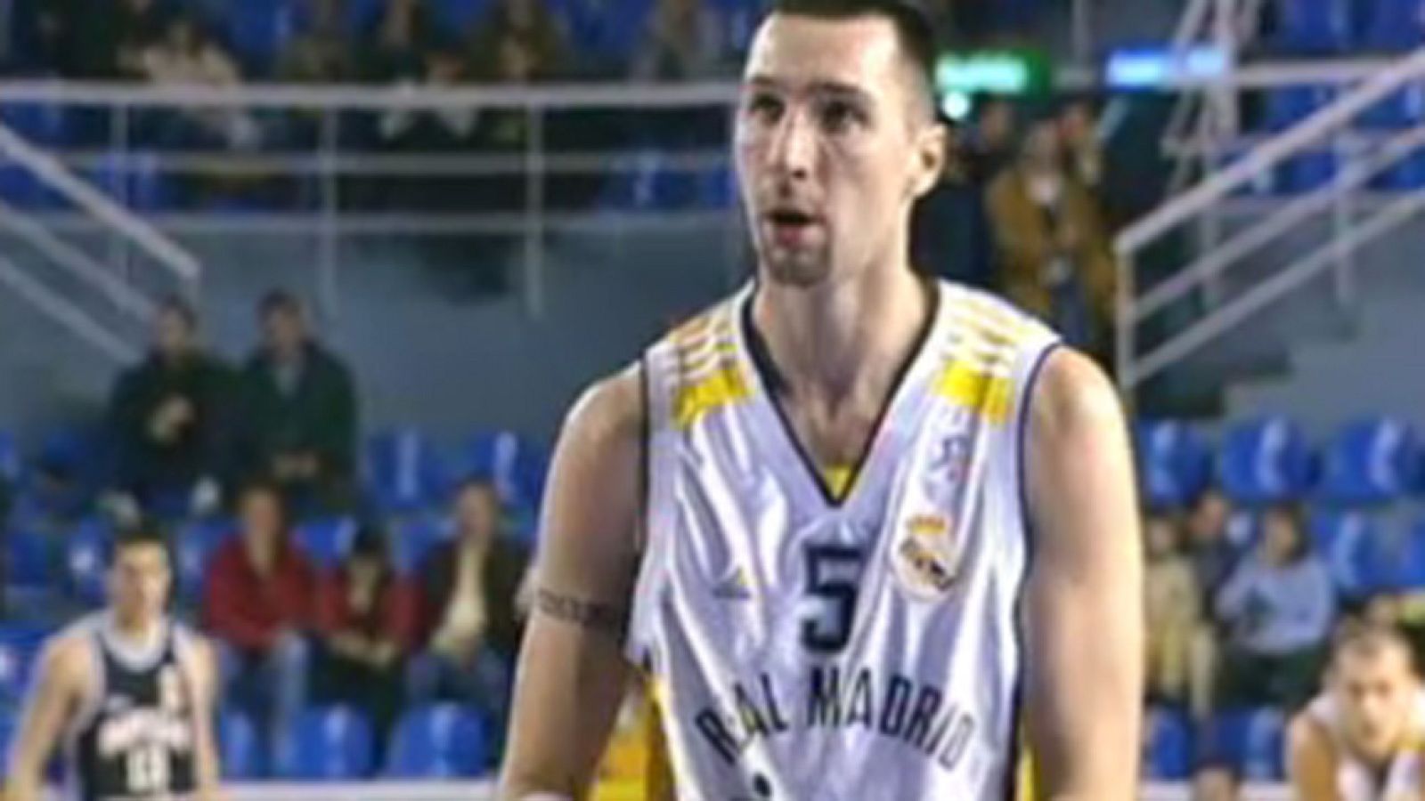 Torneo de Navidad del Real Madrid - 24/12/1999 - Deportes en el Archivo de RTVE | Ver