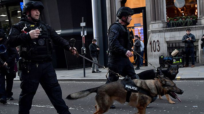 Telediario 1 - La policía cierra el puente de Londres tras un tiroteo