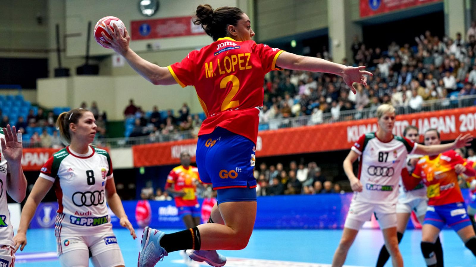 La selección española femenina de balonmano dio un paso de gigante hacia la segunda fase del Mundial de Japón, tras imponerse este domingo por 29-25 a Hungría, en un encuentro en el que el conjunto español, además de buen juego, mostró su fortaleza m