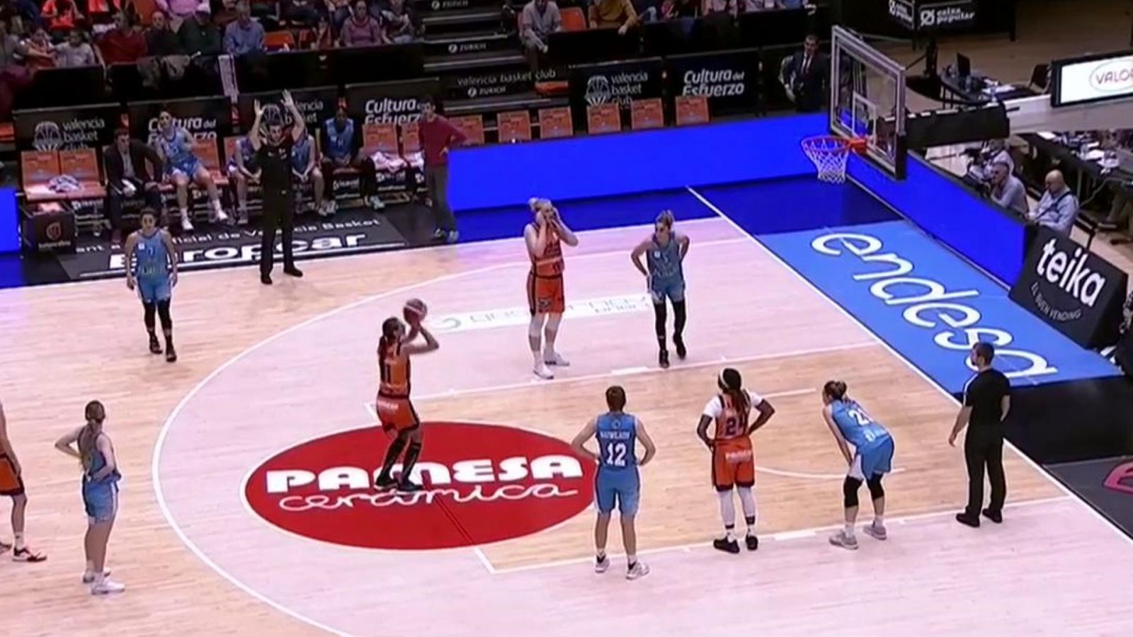 Baloncesto - Liga Femenina Endesa. 10ª jornada: Valencia Basket - Embutidos Pajariel Bembibre. Desde Valencia - ver ahora