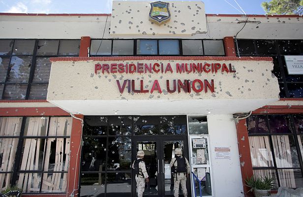 Telediario 1 - Los narcos mexicanos provocan una escalada de violencia en su país