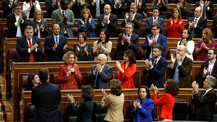 Especiales informativos - Los desayunos de TVE: Constitución de las Cortes (1ª parte)