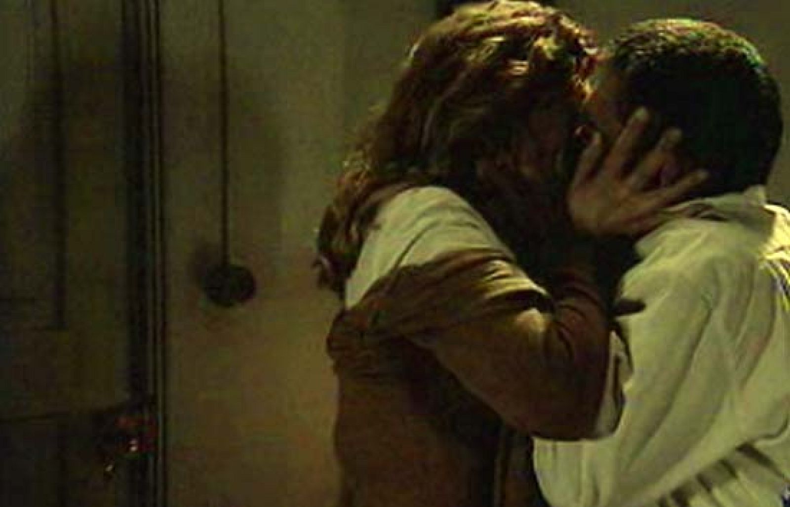 Simón y Carmen: el desenlace de su escena de amor