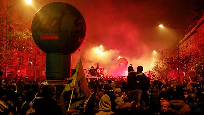 Informativo 24h - La huelga contra las pensiones de Macron paraliza Francia