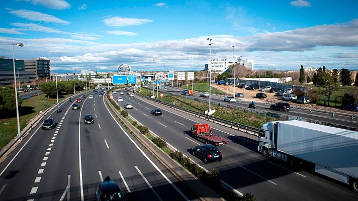 Telediario 1 - Dificultades en las vías de salida de Madrid y Barcelona al inicio del puente de la Constitución