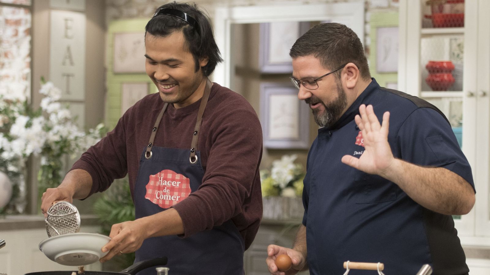 Hacer de comer - Pad thai de pollo y cuscús de cordero - ver ahora