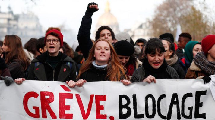 Telediario 1 - Los sindicatos franceses mantienen las protestas contra la reforma de las pensiones de Macron