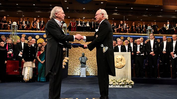 Telediario 1 - Peter Handke recoge el Nobel de Literatura entre protestas por su apoyo al nacionalismo serbio más radical