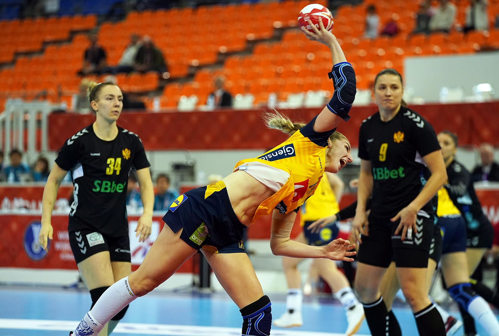 Mundial de Balonmano: Montenegro sella el pase de España a semifinales tras vencer a Suecia (26-23) - rtve.es | Ver