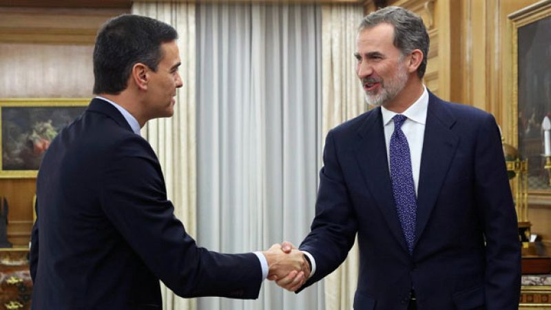 Sánchez recibe el encargo del rey para la investidura "con honor" y anuncia reuniones con todas las fuerzas políticas