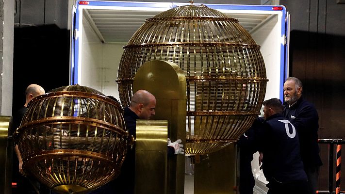 Lotería de Navidad - Los bombos ya están en el Teatro Real