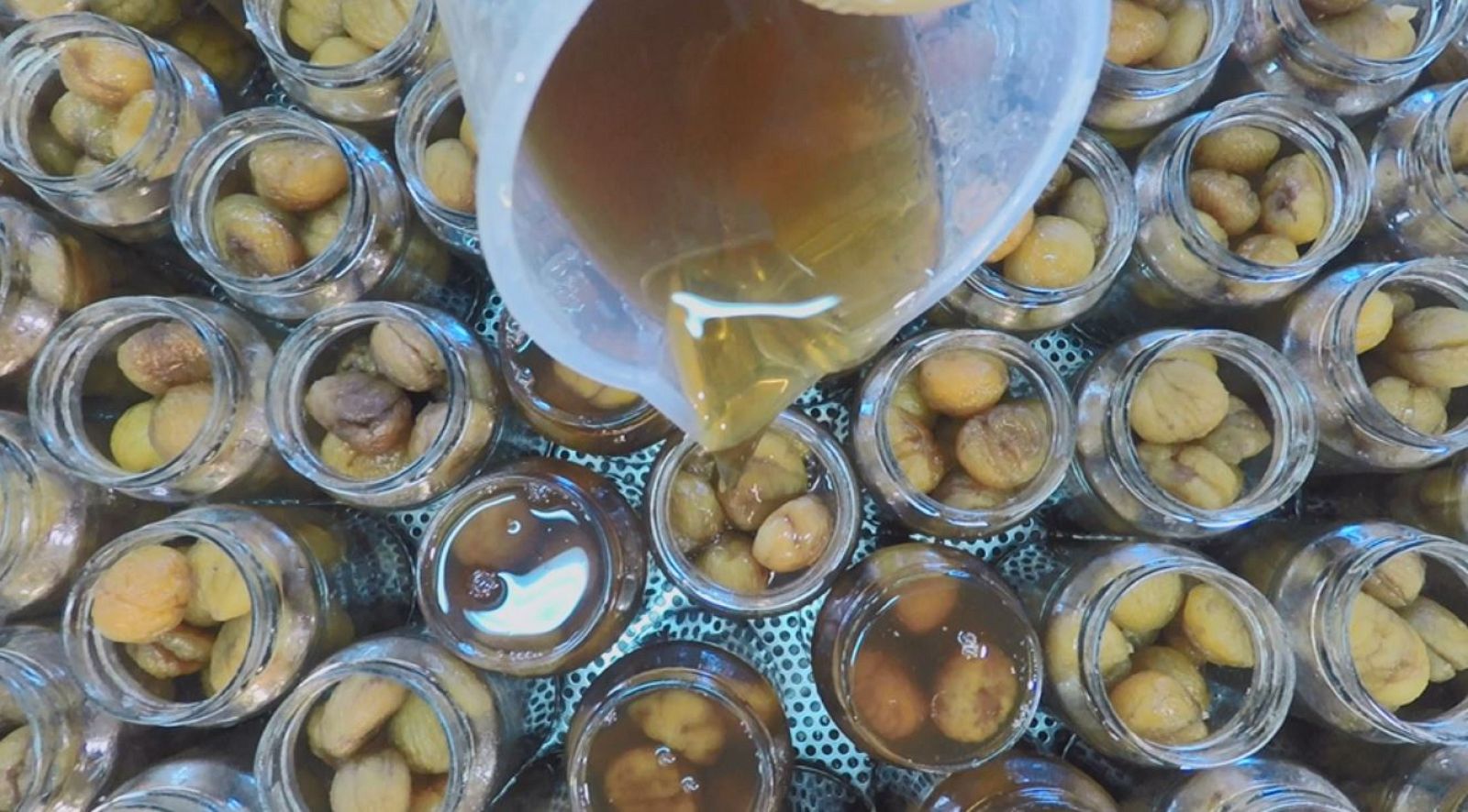 ¿Hay algo más rico que las castañas en almíbar?