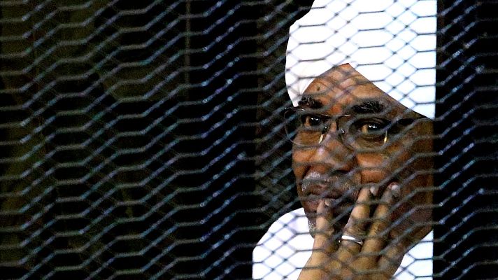 Informativo 24h - Un tribunal condena al expresidente de Sudán Al Bashir a dos años de confinamiento por corrupción