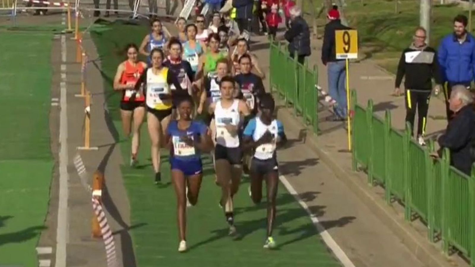 Cross - Internacional Venta de Baños. Carrera femenina - ver ahora