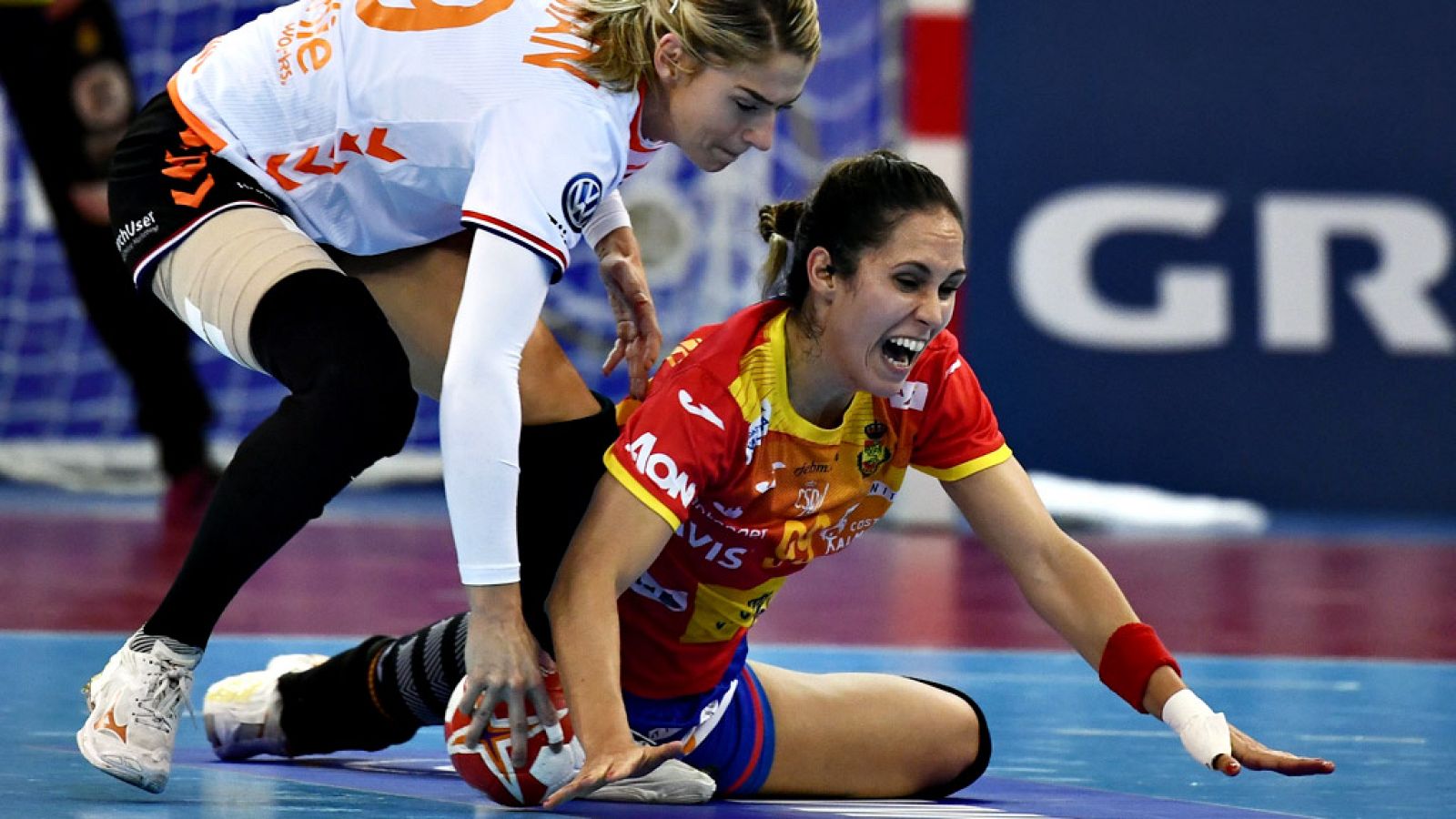 La selección femenina española de balonmano se ha proclamado subcampeona del mundo al perder la final con Holanda por 29-30.
