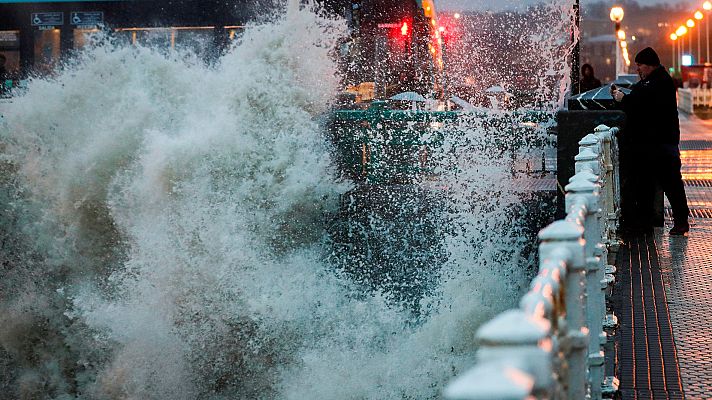 Informativo 24h - Zaragoza recibe la crecida del Ebro sin incidencias mientras llega otra borrasca al occidente peninsular