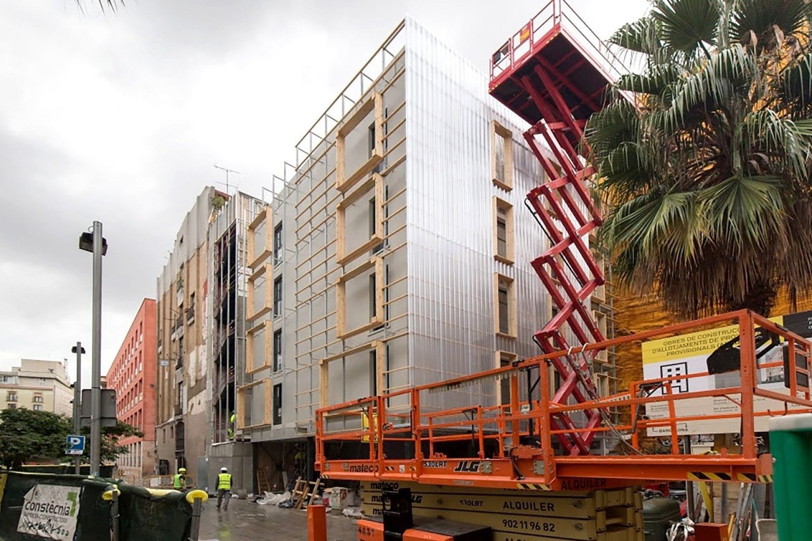 Barcelona estrena los 'contenedores habitables' para personas en riesgo de exclusión - RTVE.es | Ver