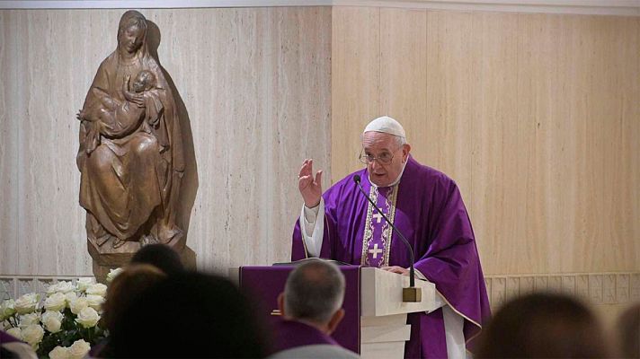 Telediario 1 - El papa ordena eliminar el secreto pontificio para los casos de pederastia