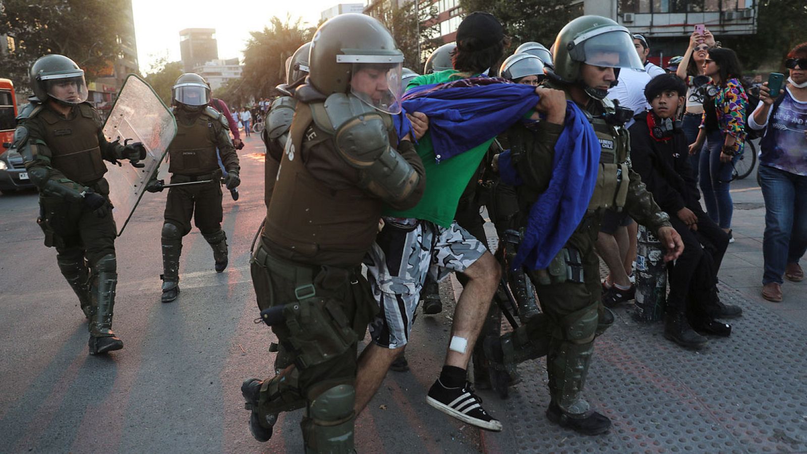 Chile continúa sumido en la protesta social dos meses después