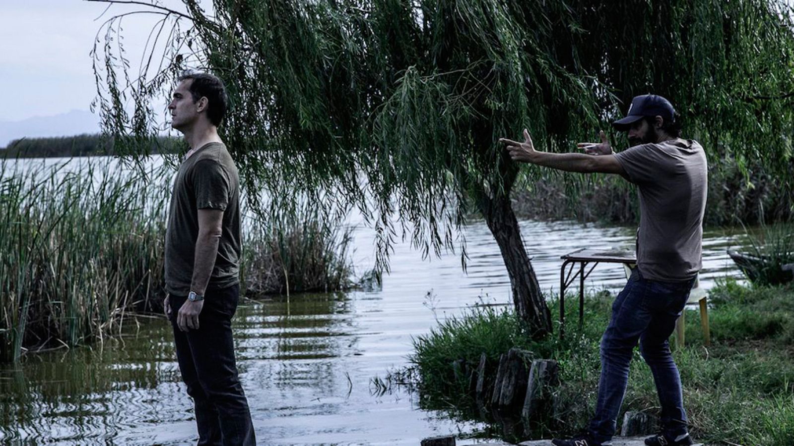 El director Marc Vigil estrena su primera película: 'El silencio del pantano'