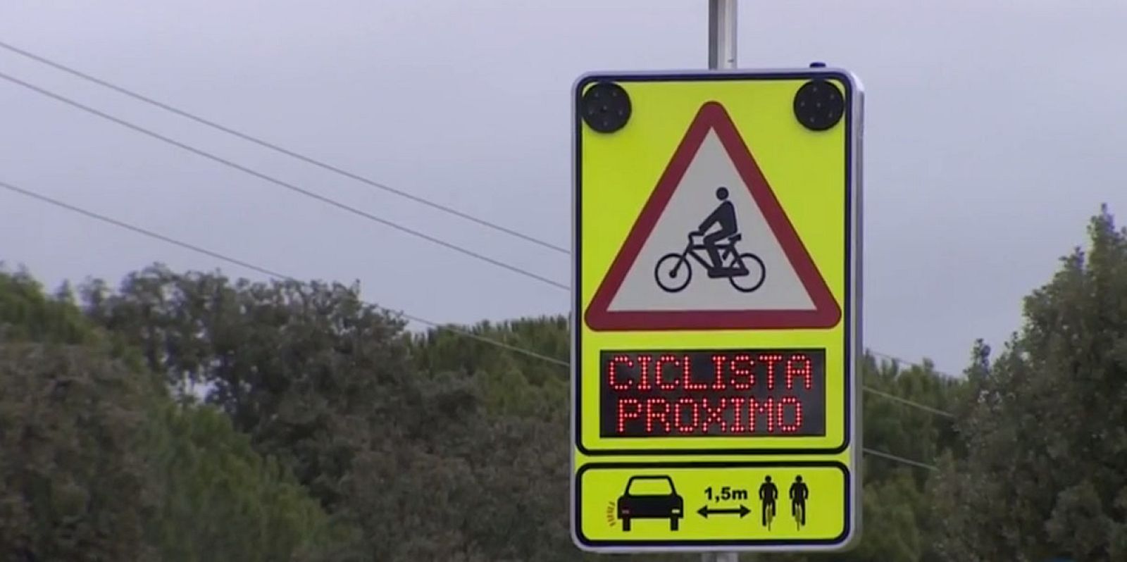 Un sistema detecta si hay ciclistas en la vía y avisa a los conductores