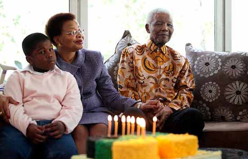 Telediario fin de semana en cuatro minutos - 18/07/09 | Ver