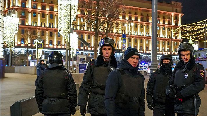 Telediario 1 - Muere un agente del FSB en un tiroteo en Moscú