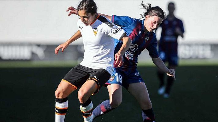 Telediario 1 - Firmado un preacuerdo para el primer convenio de la Primera División Femenina
