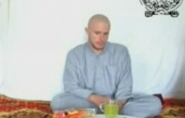  - Muestran a un rehén americano