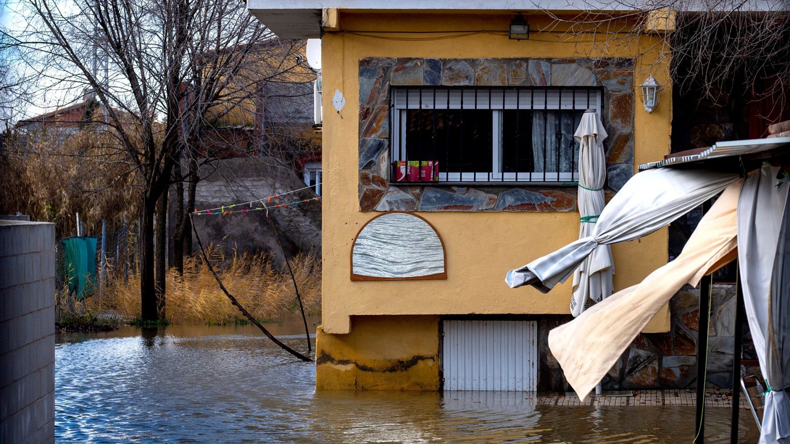 La borrasca Fabien llega a la Península con vientos huracanados y lluvias intensas