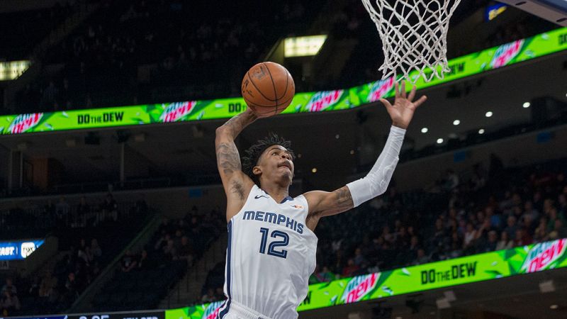 Jamel Morant, a punto de culminar un mate mítico en la NBA