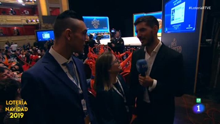 Lotería de Navidad - Sergio Olmo y Gloria Ramos, actores de 'Campeones', han presenciado en directo el sorteo de la Lotería de Navidad